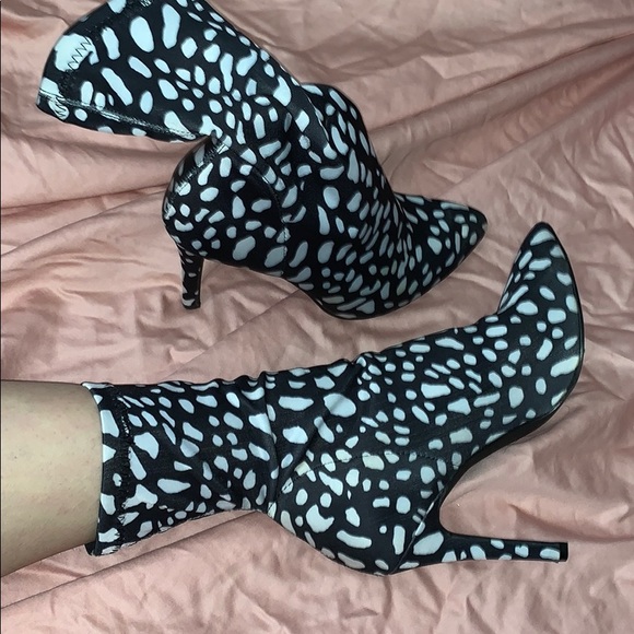 Black and white print sock boots - Picture 2 of 4